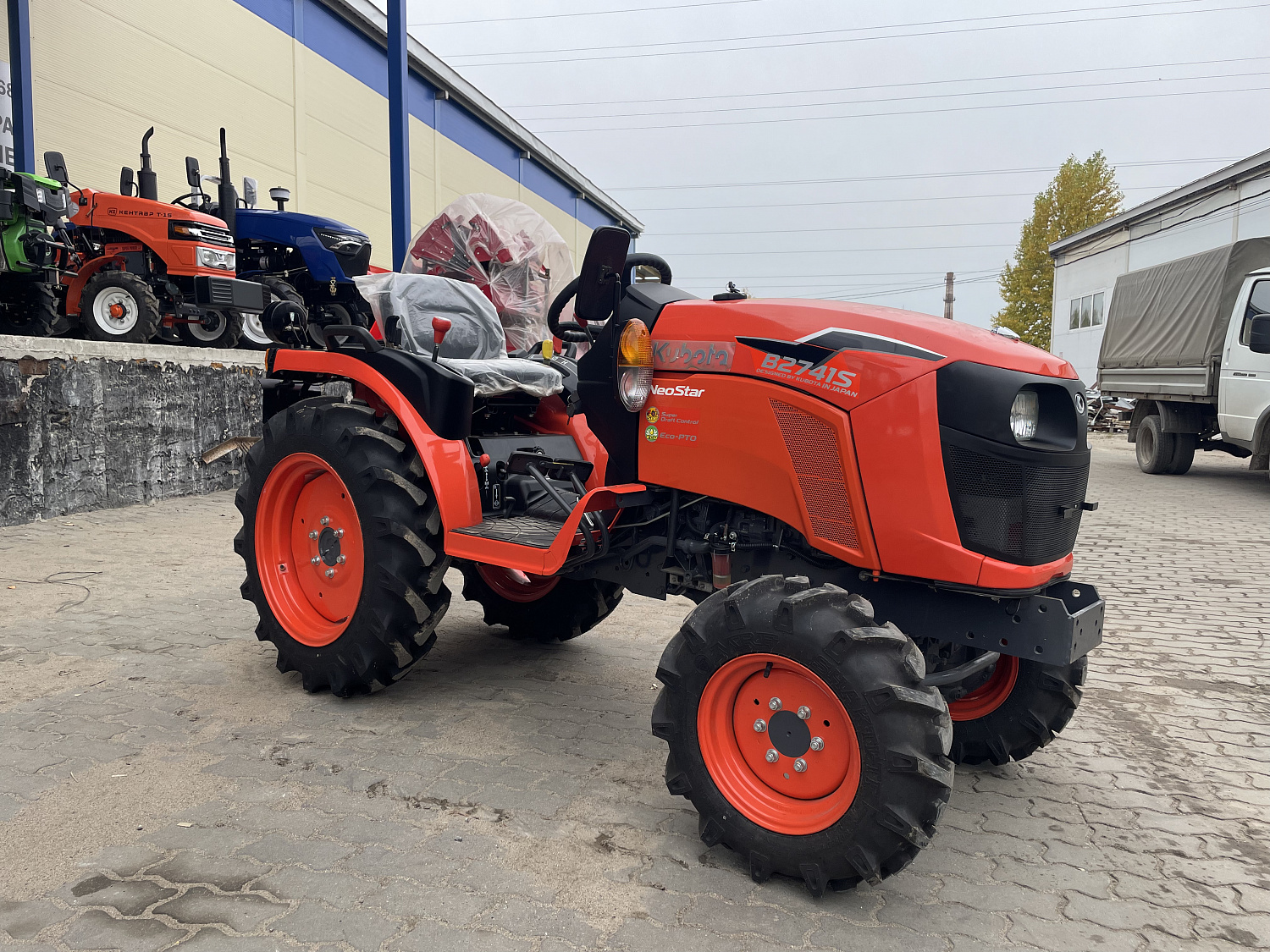 Минитрактор Kubota B2741S NeoStar