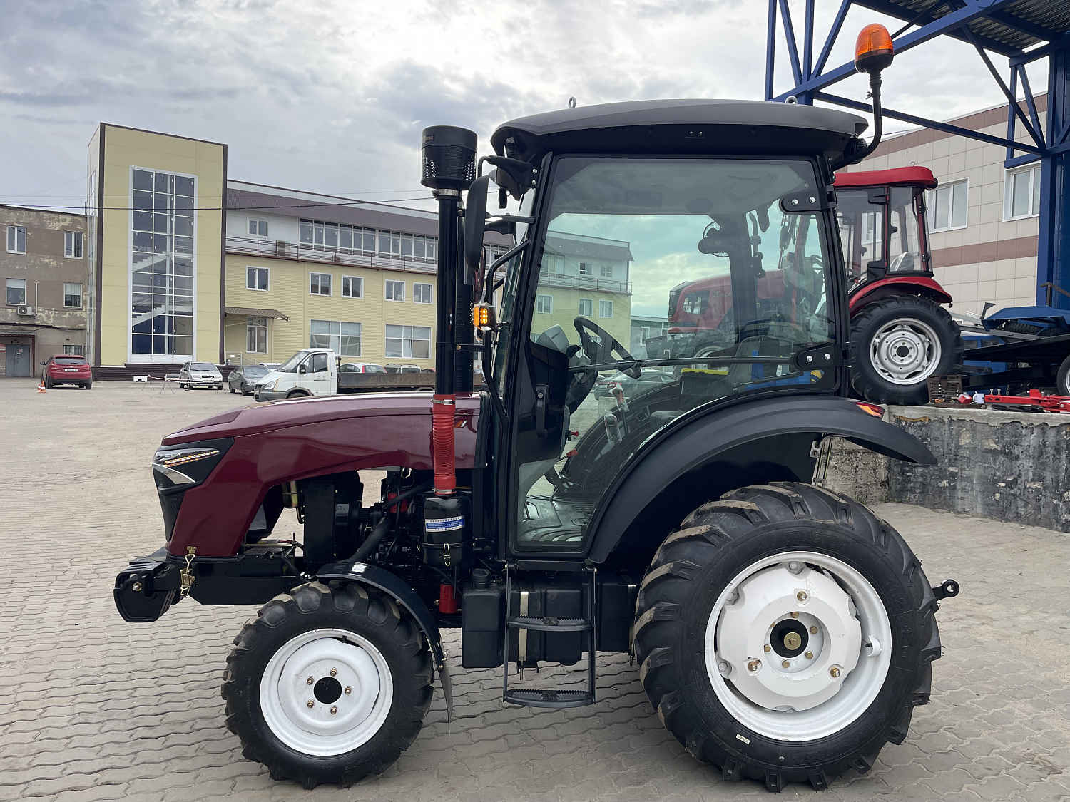Минитрактор Xingtai / Синтай-304 с кабиной