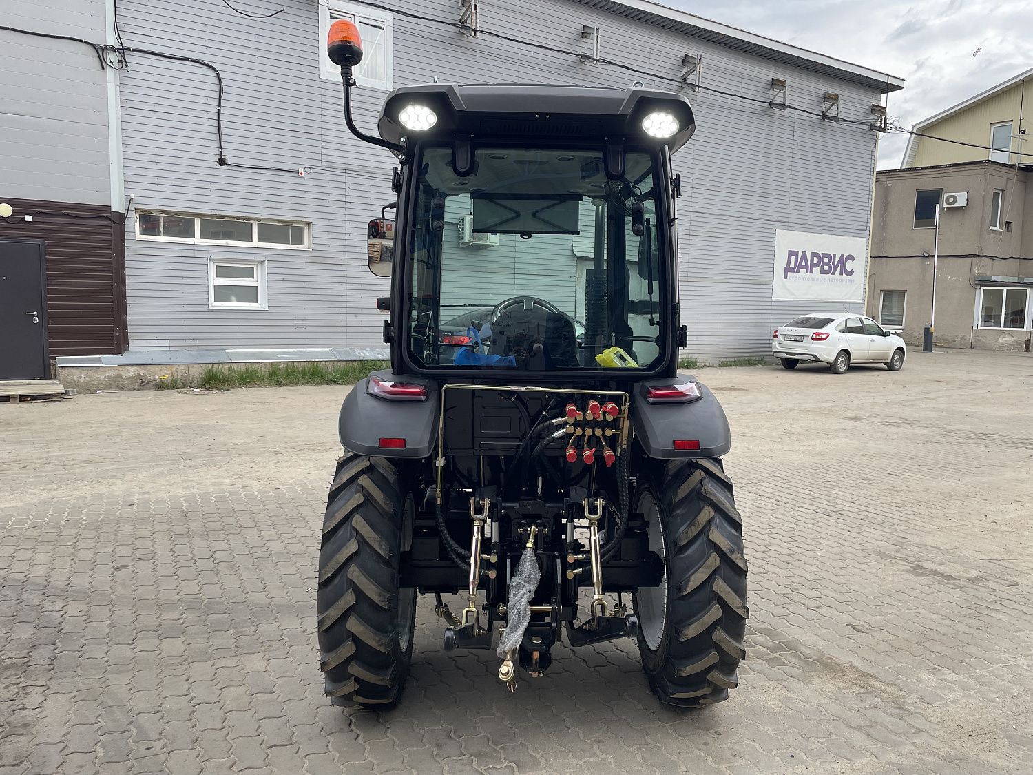 Минитрактор Xingtai / Синтай-304 с кабиной
